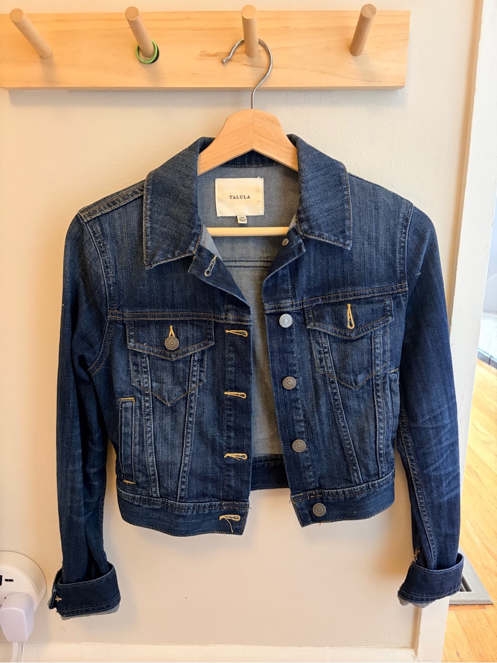 Aritzia Talula Women's Denim Jean Jacket - Size XXS